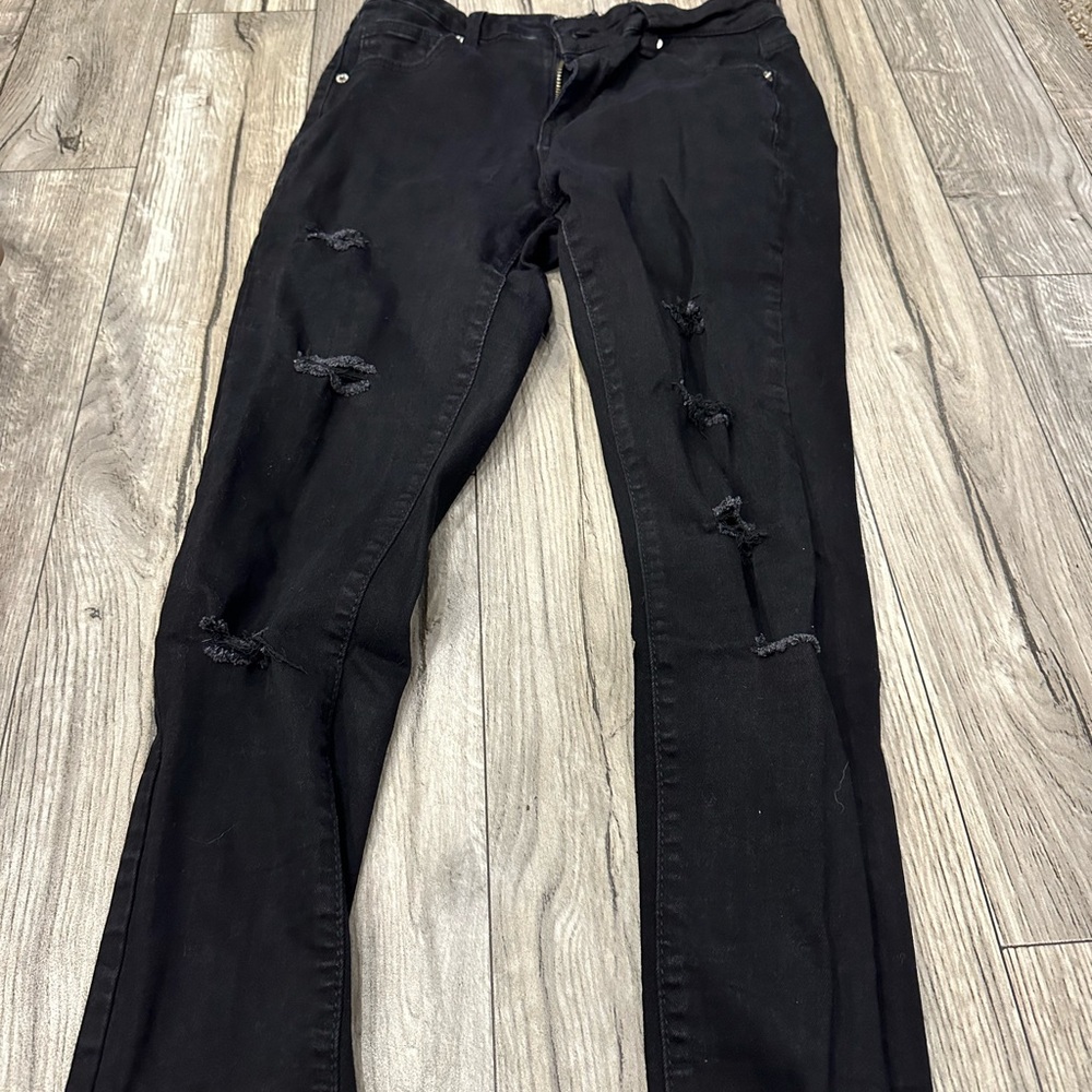 Women's Black Distressed Jeans